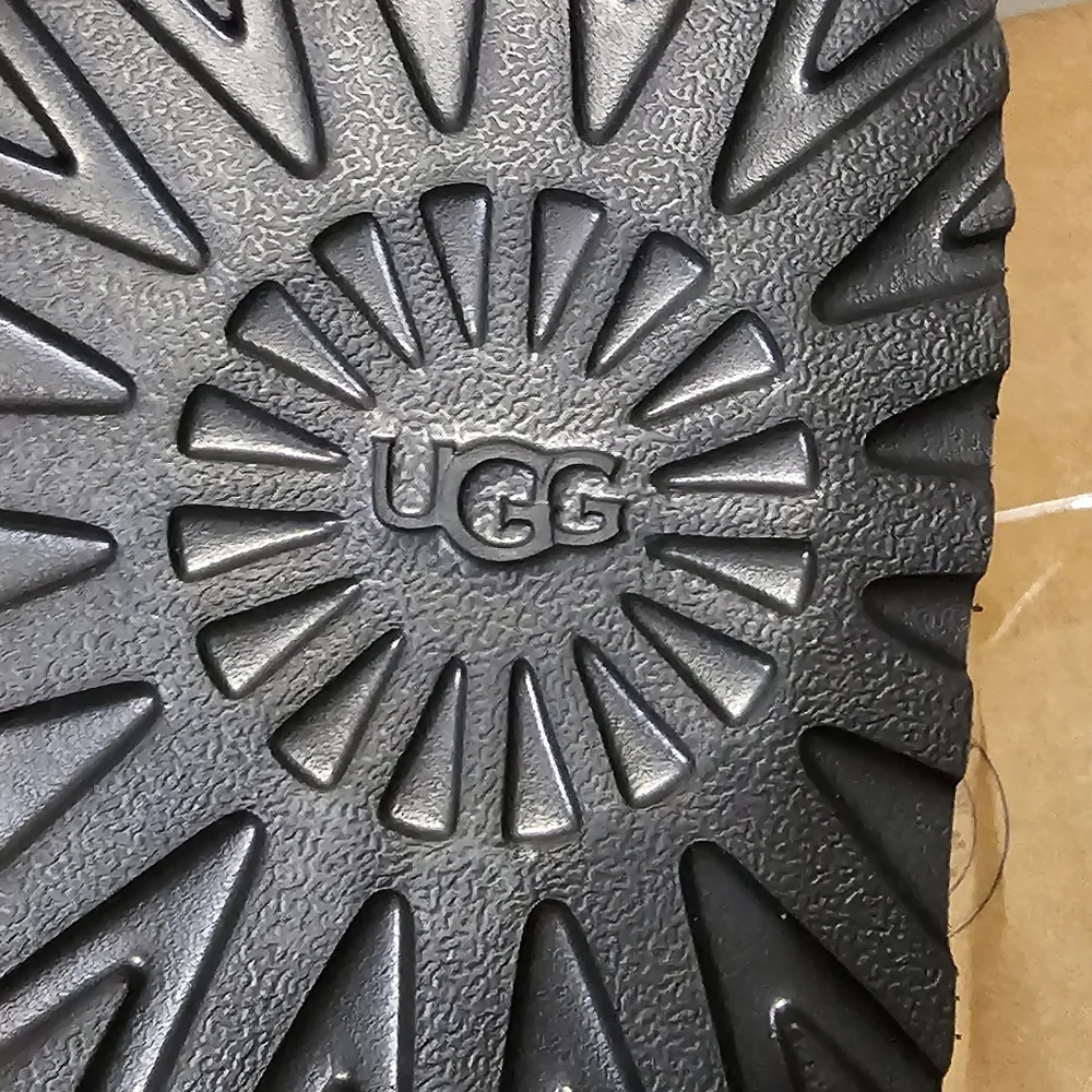 Ugg Neumel Boot Snapback Samba Red